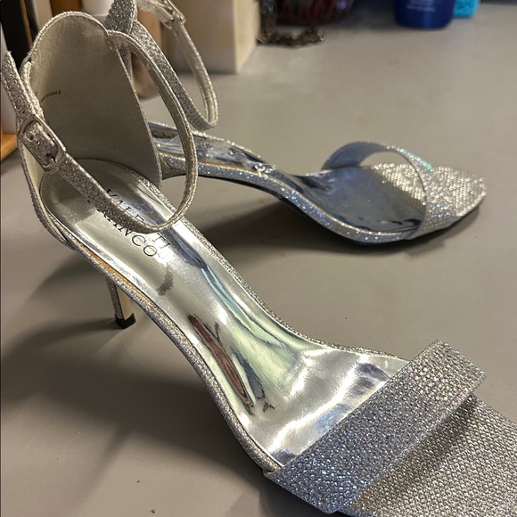 Valenti Franco Glittering Silver Heels - Picture 1 of 6